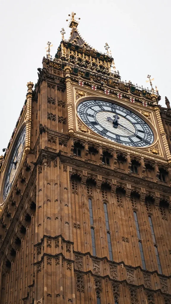 Big Ben klokkentoren in Londen van dichtbij gefotografeerd