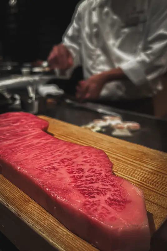 Wagyu steak in Japan voor teppanyaki-bereiding – culinair hoogtepunt in onze reisroute Japan Zuid-Korea 3 weken