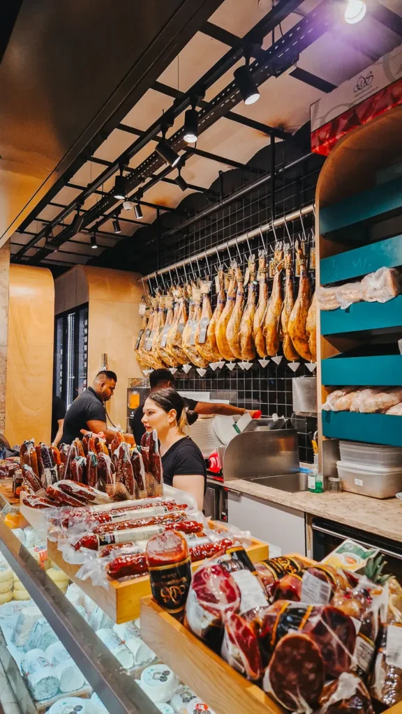 Pata negra en andere fijne vleeswaren in time out market lissabon