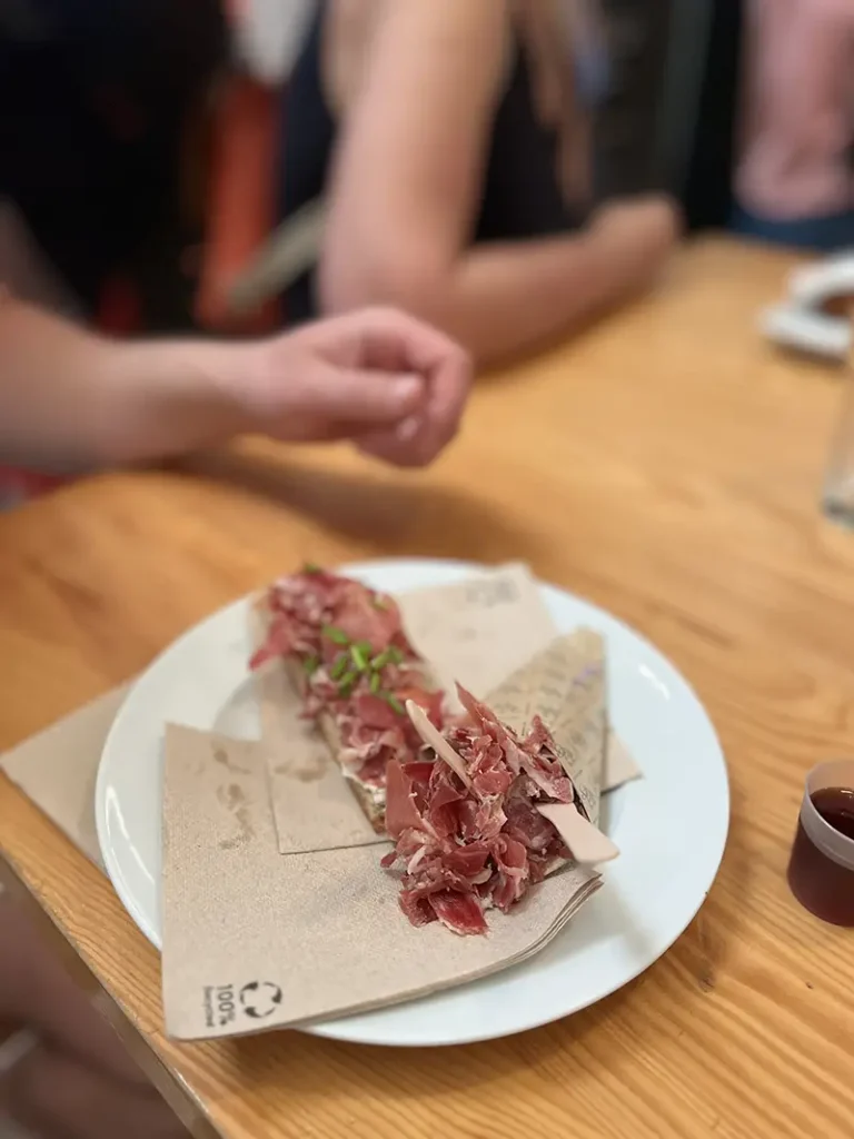 Bordje met pata negra in time out market lissabon