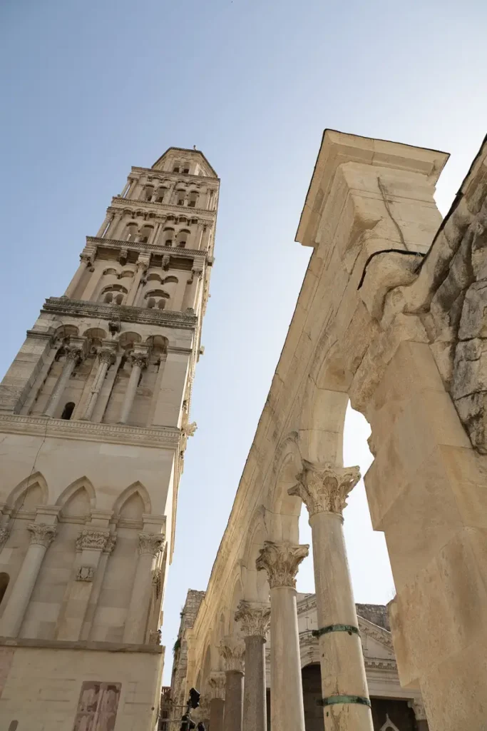 Zuilen van paleis van Diocletianus in Split Kroatië