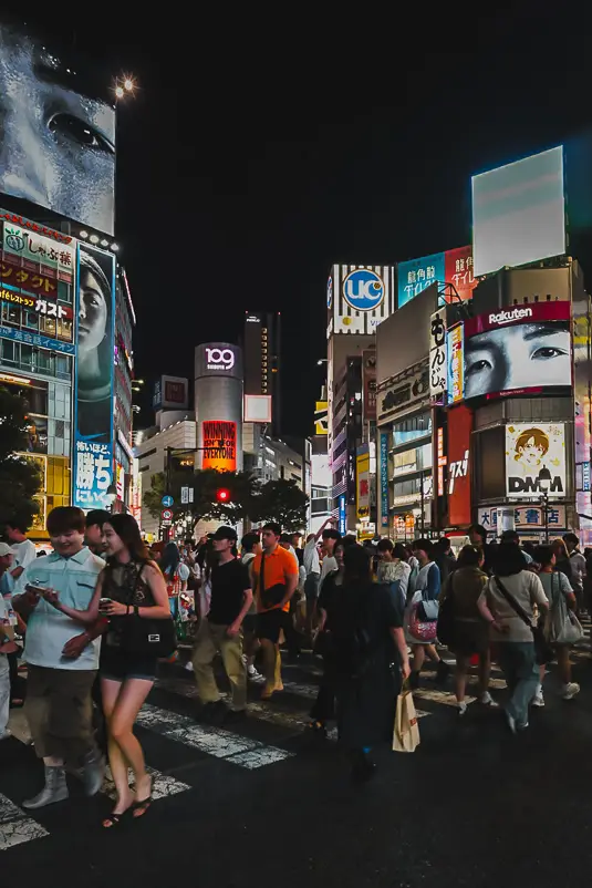 Shibuya Crossing by night in Tokyo – finale van onze reisroute Japan Zuid-Korea 3 weken